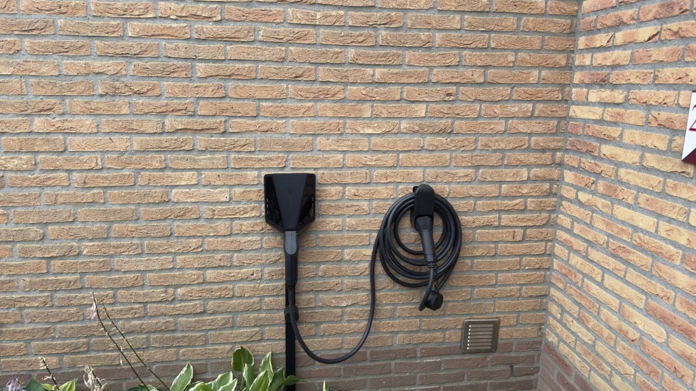 Easee Charge Max zwart met kabel (Ermelo)